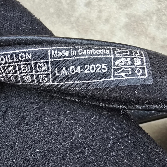 NWOT Vionic Genuine Leather Black Flip Flops, Podiatrist Designed w/Arch Support - Picture 6 of 7